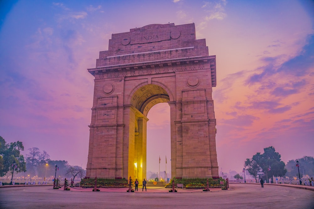 taxi service in varanasi, taxi in varanasi