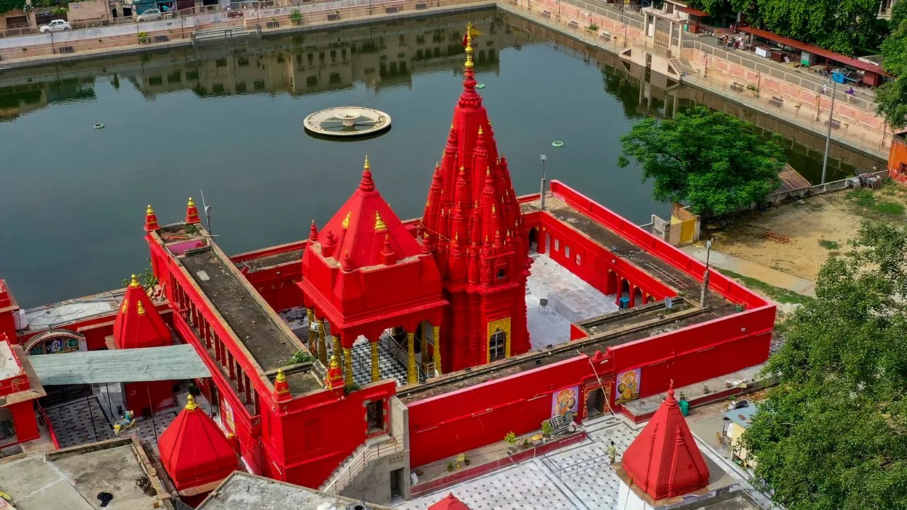 Durga Kund Mandir - Big Cab Varanasi