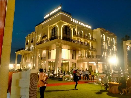 hotel booking in ayodhya